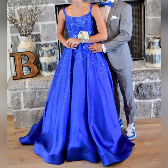 Sherri Hill prom ball gown - Picture 2 of 7